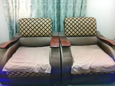 5 seater Sofa set with Cushions and Center Table