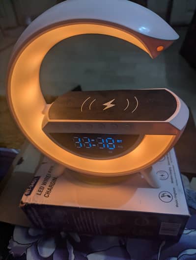 Speaker+Wireless Charger+ FM + Radio