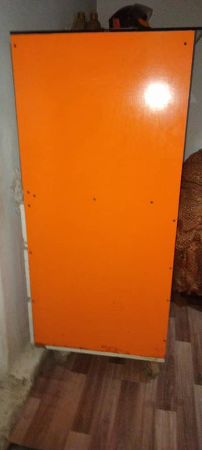 Showcase best for mobile shop.