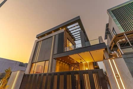 10 MARLA DESIGNER HOUSE FOR SALE AT PRIME LOCATION OF BAHRIA TOWN