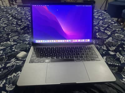 MacBook Pro 2017 model 13-inch 256gb