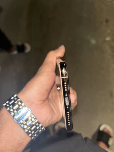 I PHONE Xs MAX (With Box)