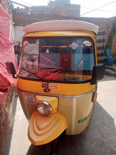 CNG Riksha Tez Raftar