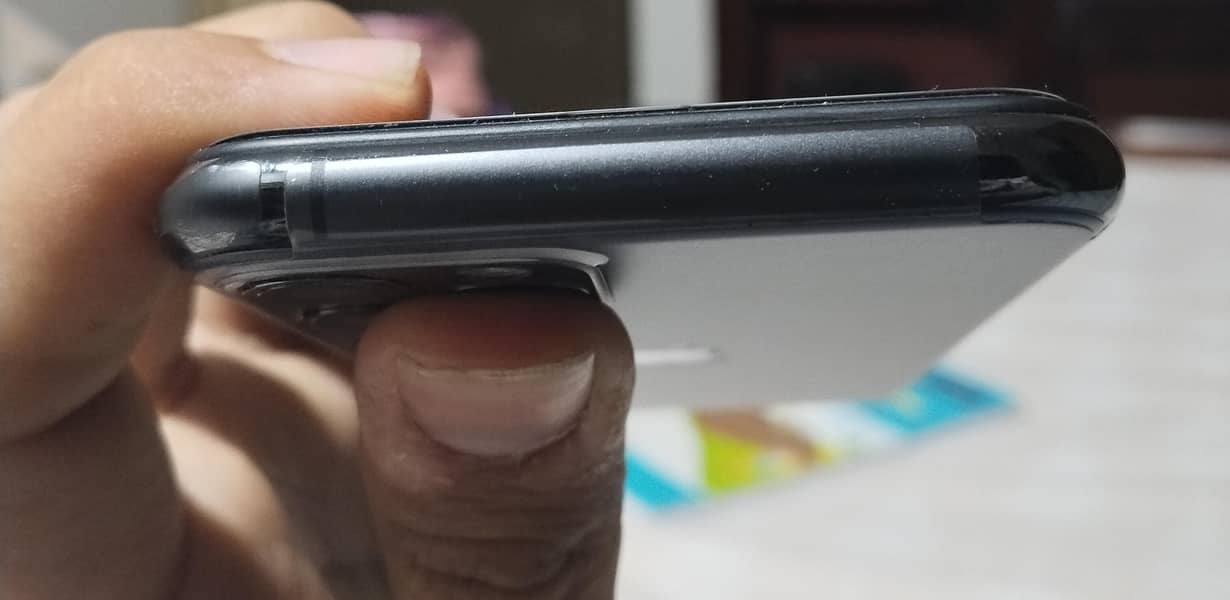 iphone 11 pro 4
