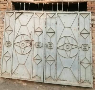 Main gate estimated 150kg