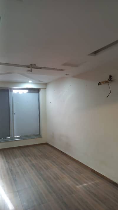 STUDIO BRAND NEW EXCELLENT CONDITION GOOD FLAT FOR RENT IN BAHRIA TOWN LAHORE