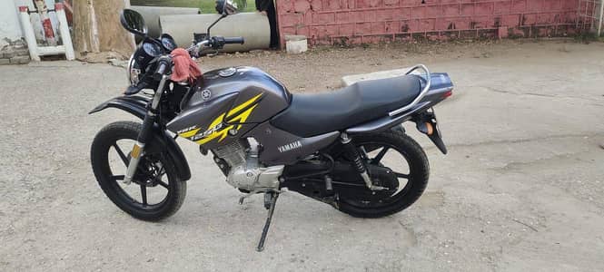 Yamaha YBR125G is good condition self start new tyer all ok ducoment c