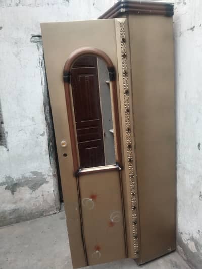 showcase and dressing urgent sale