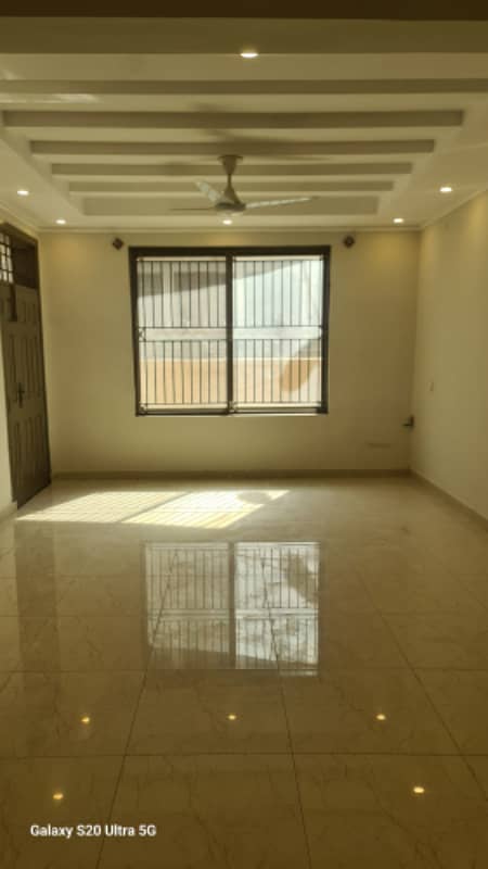 Ideal location solid construction 3