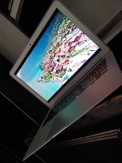 MacBook Air 2015 13-inch | Core i7 | 8GB RAM