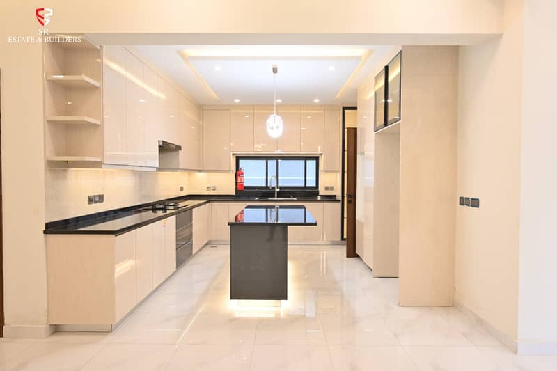 Ideal location solid construction 2