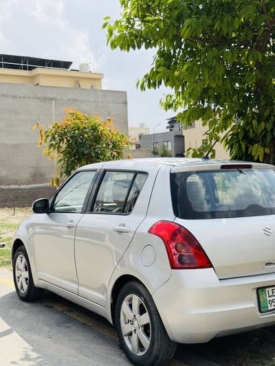 Suzuki swift DLX 1.3
