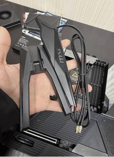 MSI MEG X870E GODLIKE E-ATX-AMD Ryzen 9000