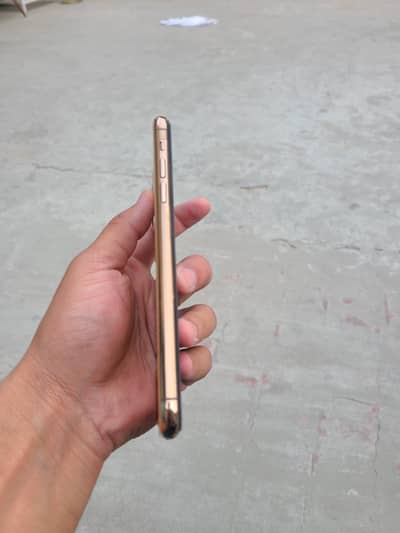 I phone 11 pro max good condition non pta