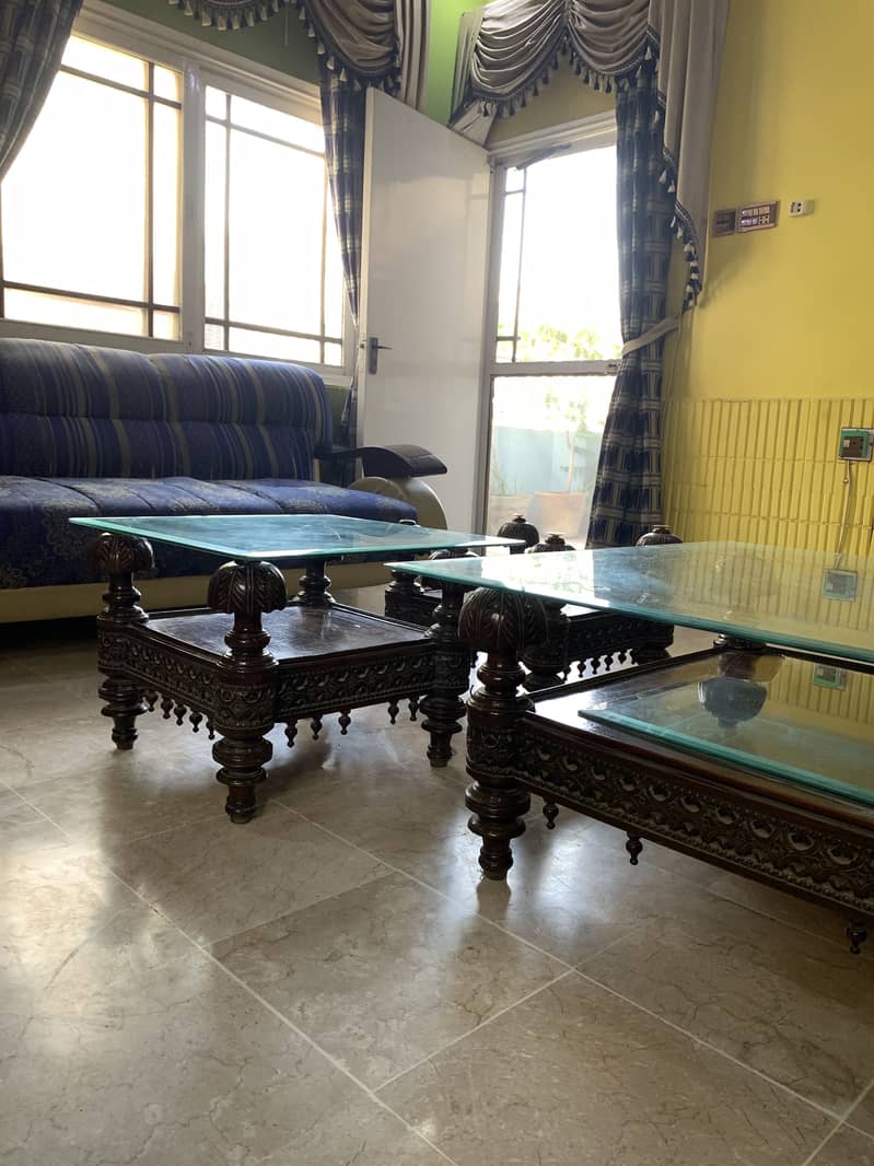 coffee table set (good condition) 1