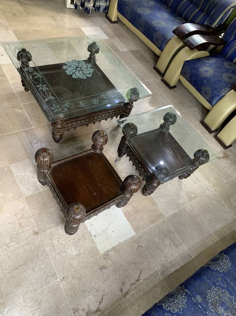 coffee table set (good condition) 3