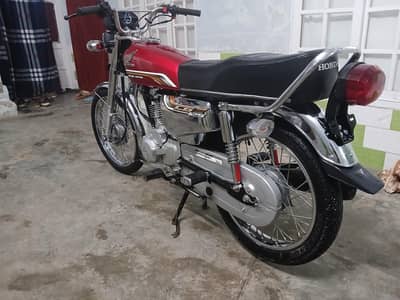 honda 125 2020 modle quetta numbar he azara ke name pe he