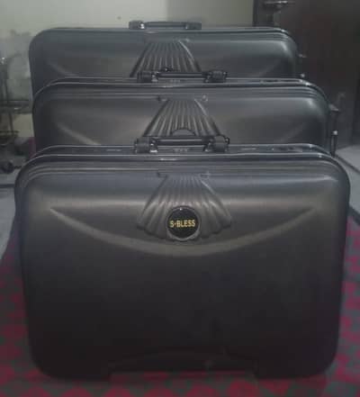 3piece hard suitcase set with key locks