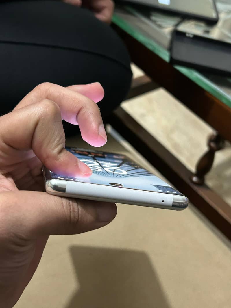 Google Pixel 6 pro 4