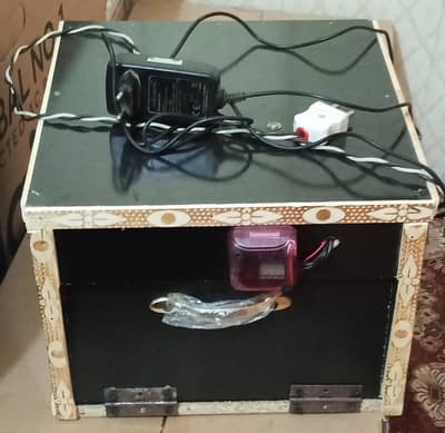 Incubator 30 to 35 eggs