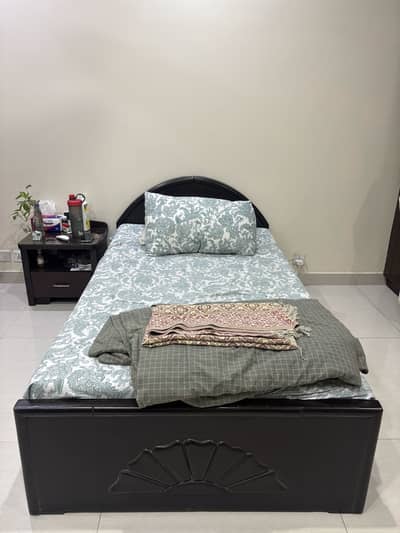 Black polished single bed 6ft x 3.5ft