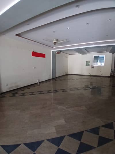 9 Marla Ground Floor Life Time Commercial Hall For Rent At 50-Ft Wide Road