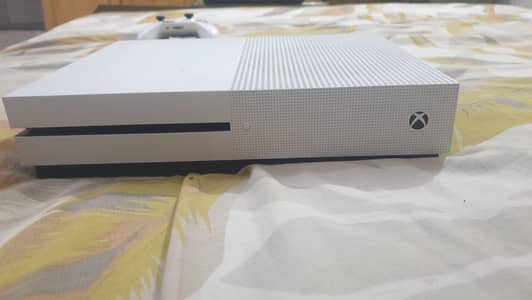Xbox One S - 1TB - Good Condition
