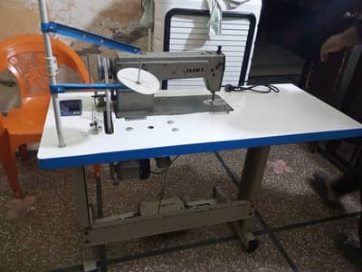 bulkul good condition Kam bnd krdia islya sale kr rhy check kr skty ha