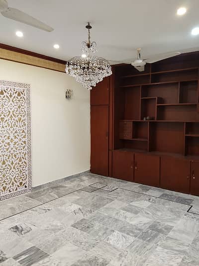 1 Kanal Upper Portion Independent Available For Rent In DHA Phase 3 Z- Block.