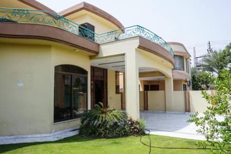 Luxury Living | 1 Kanal Elegant Bungalow for Rent in DHA Phase 4