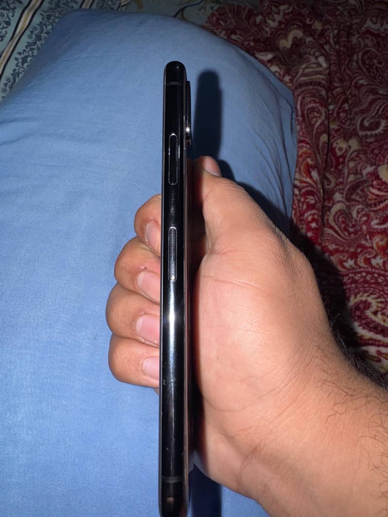 Iphone x back break 3