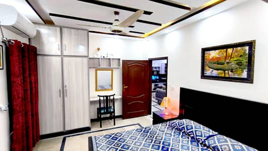 Executive Girls Hostel - Furnished SINGLE Rooms for UOL, UMT University, COMSATS , JOBIAN Girls or WORKING Women