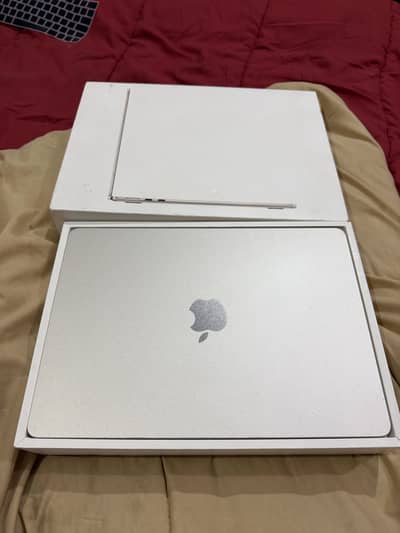 macbook air m2 13inch 8/256gb