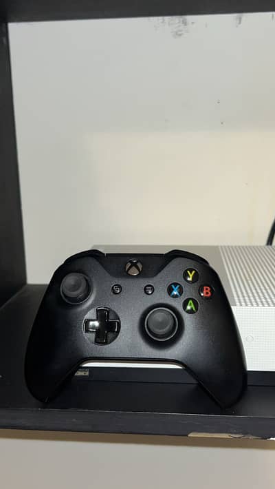Brand new XBOX ONE S 500Gb