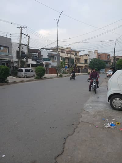 1.5 marla corner shop available for rent in pak arab houseing scheme in hot loction b block market