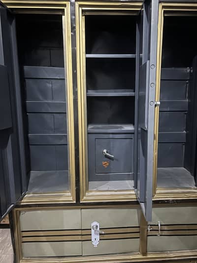 Steel Almari large size what’s app only( 03174837859)