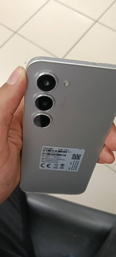 Tecno spark 40 pro ( one month use ) like new  with box and charge r