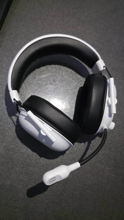 RAZER WHITE SHARK V2