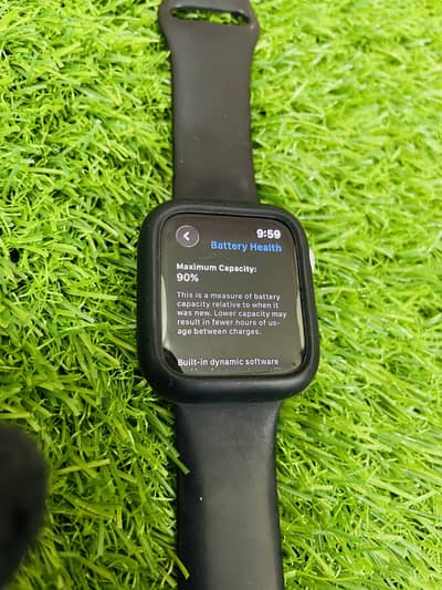 Apple Watch SE 2  90% Battery | 5 Straps + Charger + Case