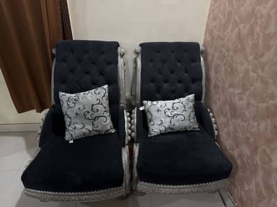 Crown style sofa set (2 sofa)