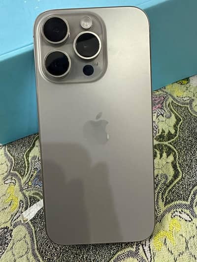 15 Pro Non PTA Natural Titanium Storage 256 GB bettery 87%