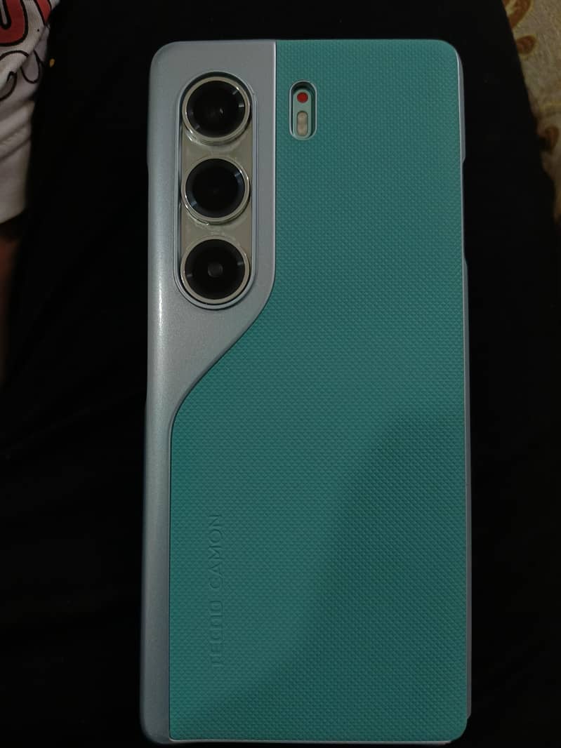 Tecno camon 40 pro 2