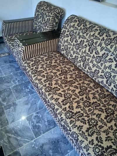 5 seater sofa set in  mint condition