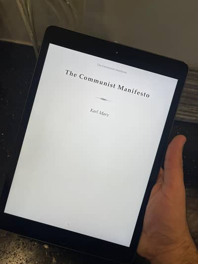 iPad 7th Generation (Perfect for notes + Reading)