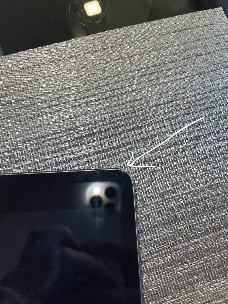 iPad 7th Generation (Perfect for notes + Reading) 3