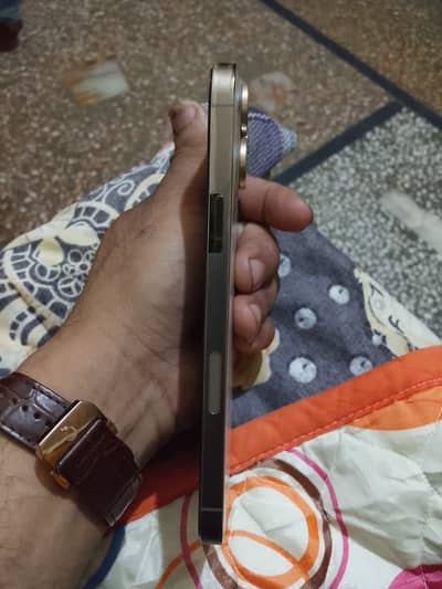 13 pro max 512 gb with cable  contact number 03256000083