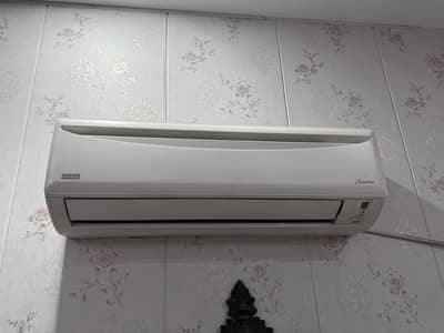 Acson ( Daikin ) 1 Ton Inverter Ac Very Less used
