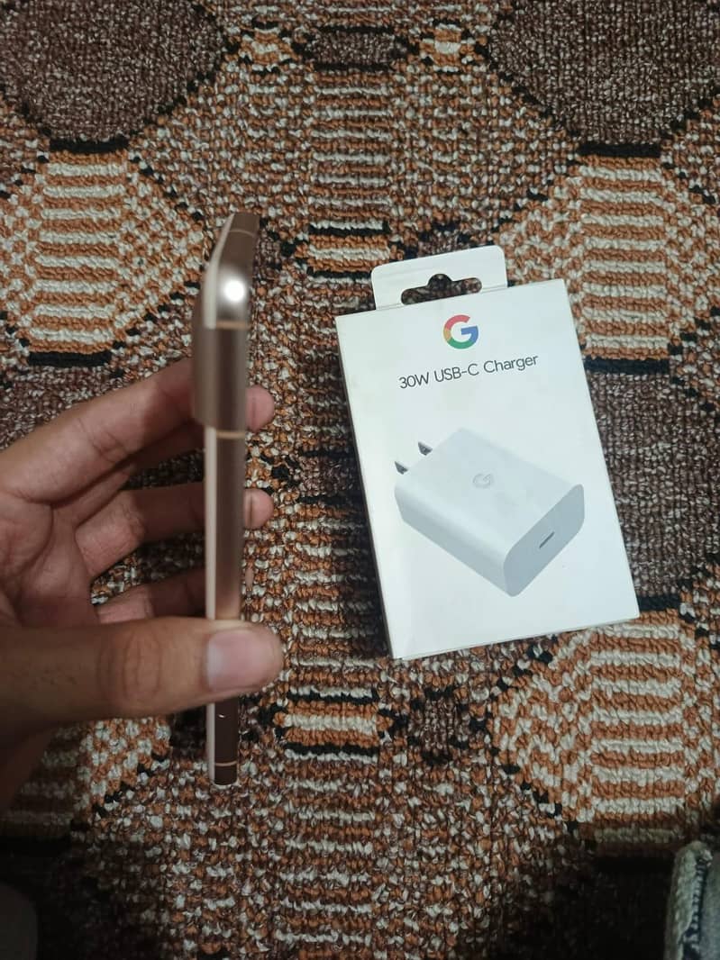 Google pixel 8 4