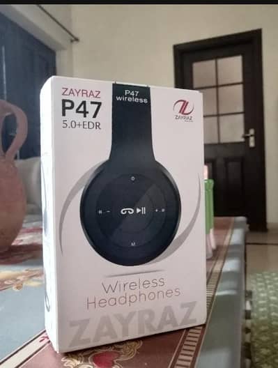 Stylish Wireless Bluetooth Headphones - Excellent Condition
