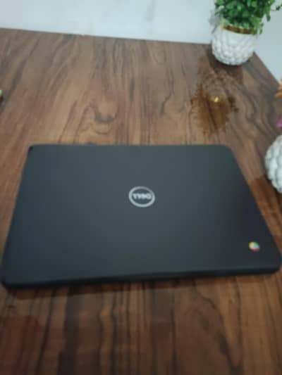 chrome 3100 _32gb_1 mnnth pehly  box packed Li h. Long battery timing.